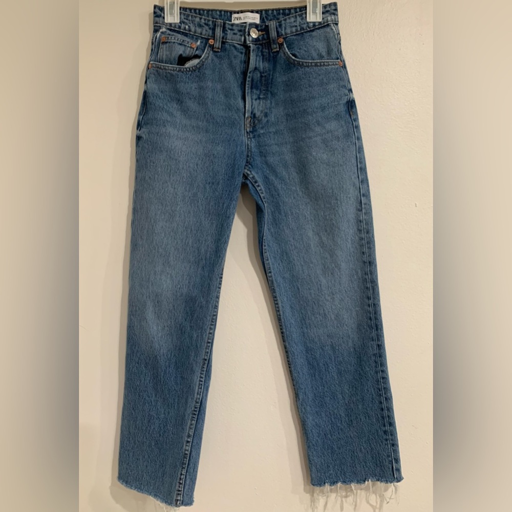 Zara High Rise Button Fly Straight Leg Raw Hem Jeans Size 4 Light Wash